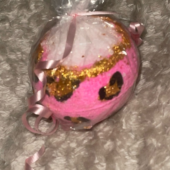 Homemade all natural bath bombs 10 - Picture 6 of 11